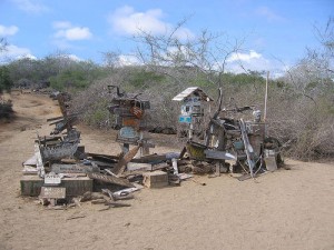 Galapagos People: Post Office Bay on Floreana © Andreas Bjärlestam (Creative Commons 2.5)